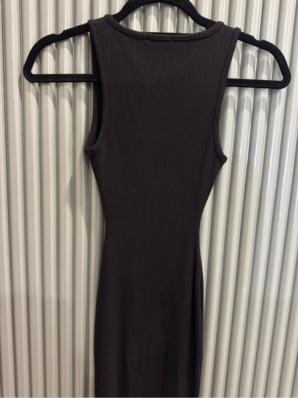 Sleeveless Black Keyhole Midi Dress - Naked Wardrobe - Picture 5 of 5